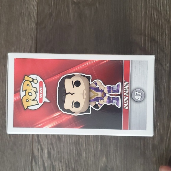 💜 Razor Ramon Metallic Funko Pop #47 WWE - EB Exclusive - Picture 5 of 7